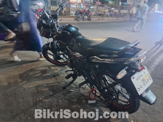 বাজাজ ডিসকাভার 100